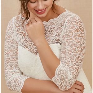 TORRID IVORY LACE TEA-LENGTH WEDDING DRESS SIZE 16